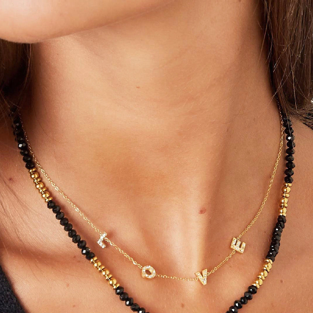L O V E ketting met strass goud