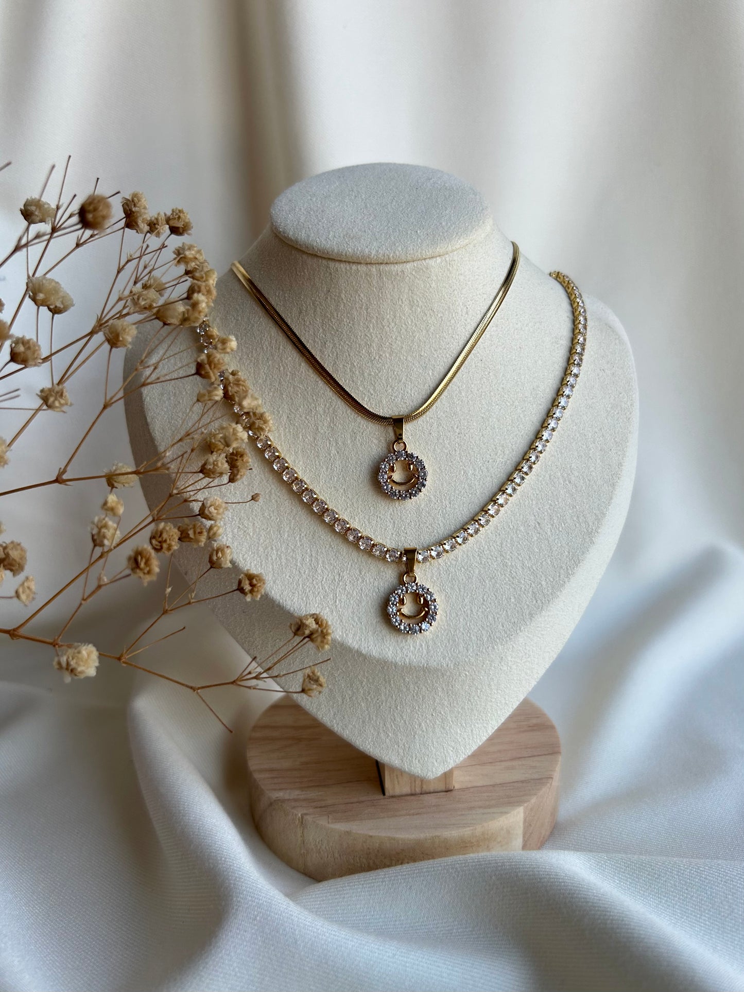 Nikki smile diamond ketting goud