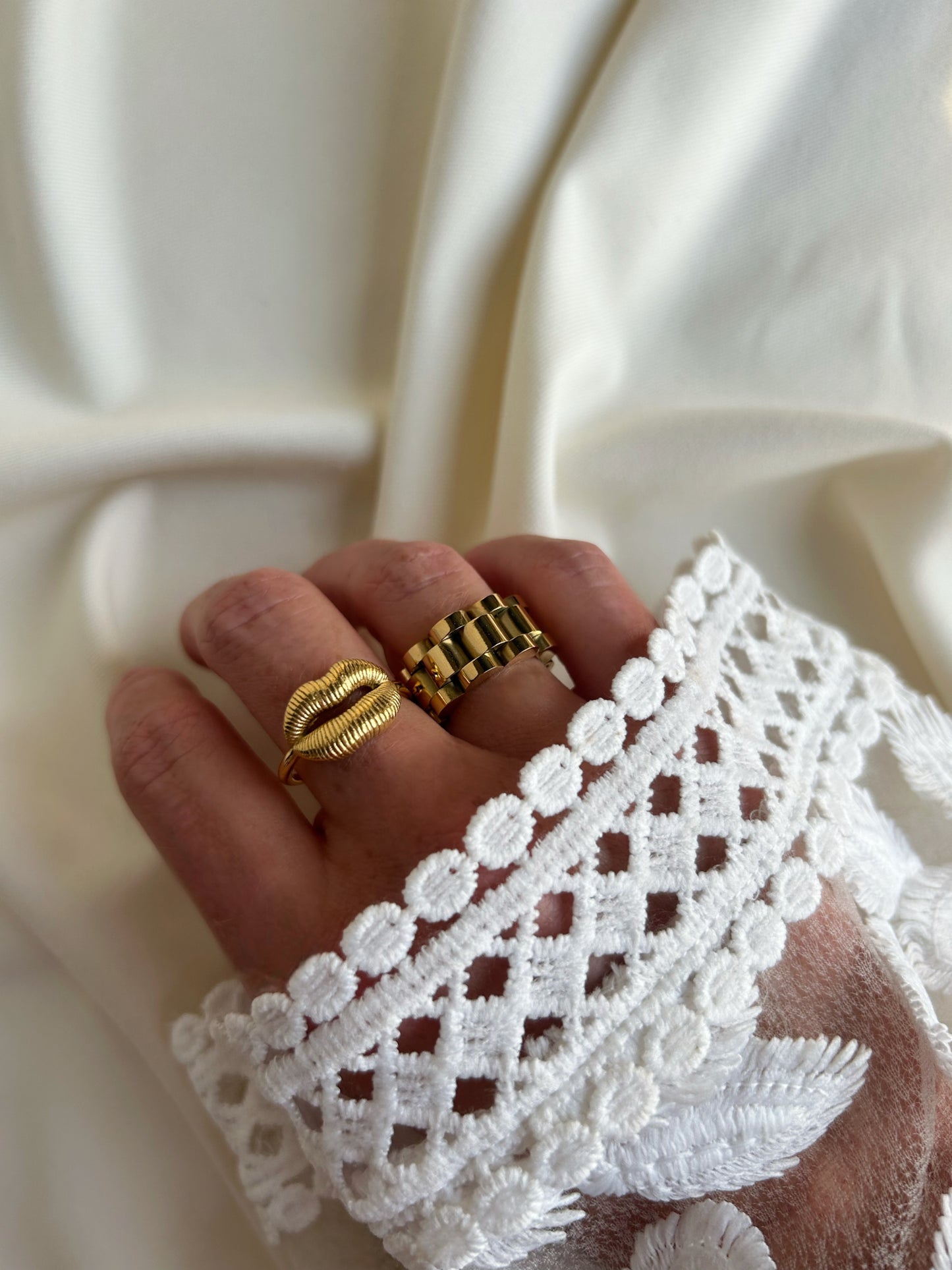 Schakel ring goud
