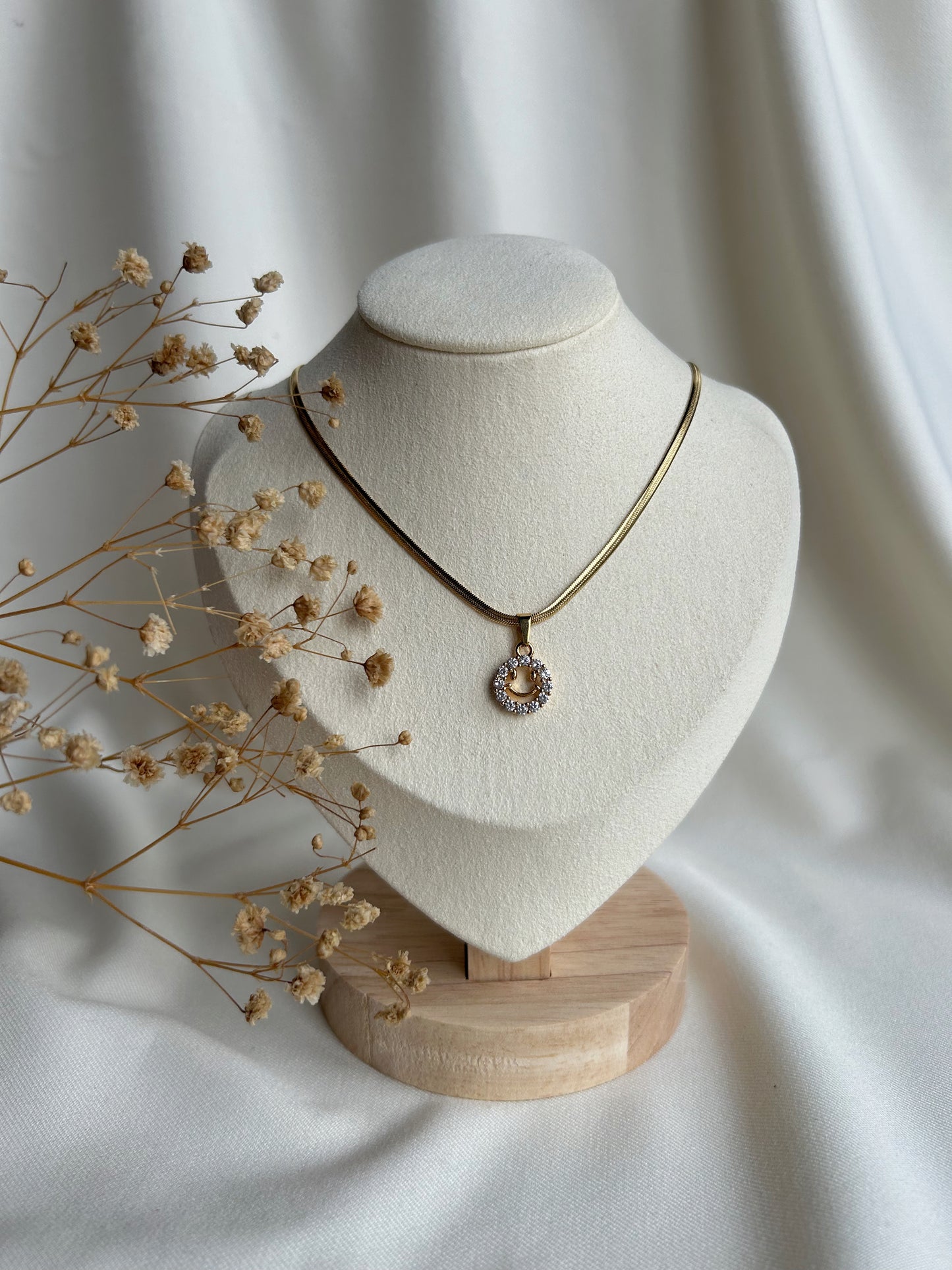 Lora smile ketting goud