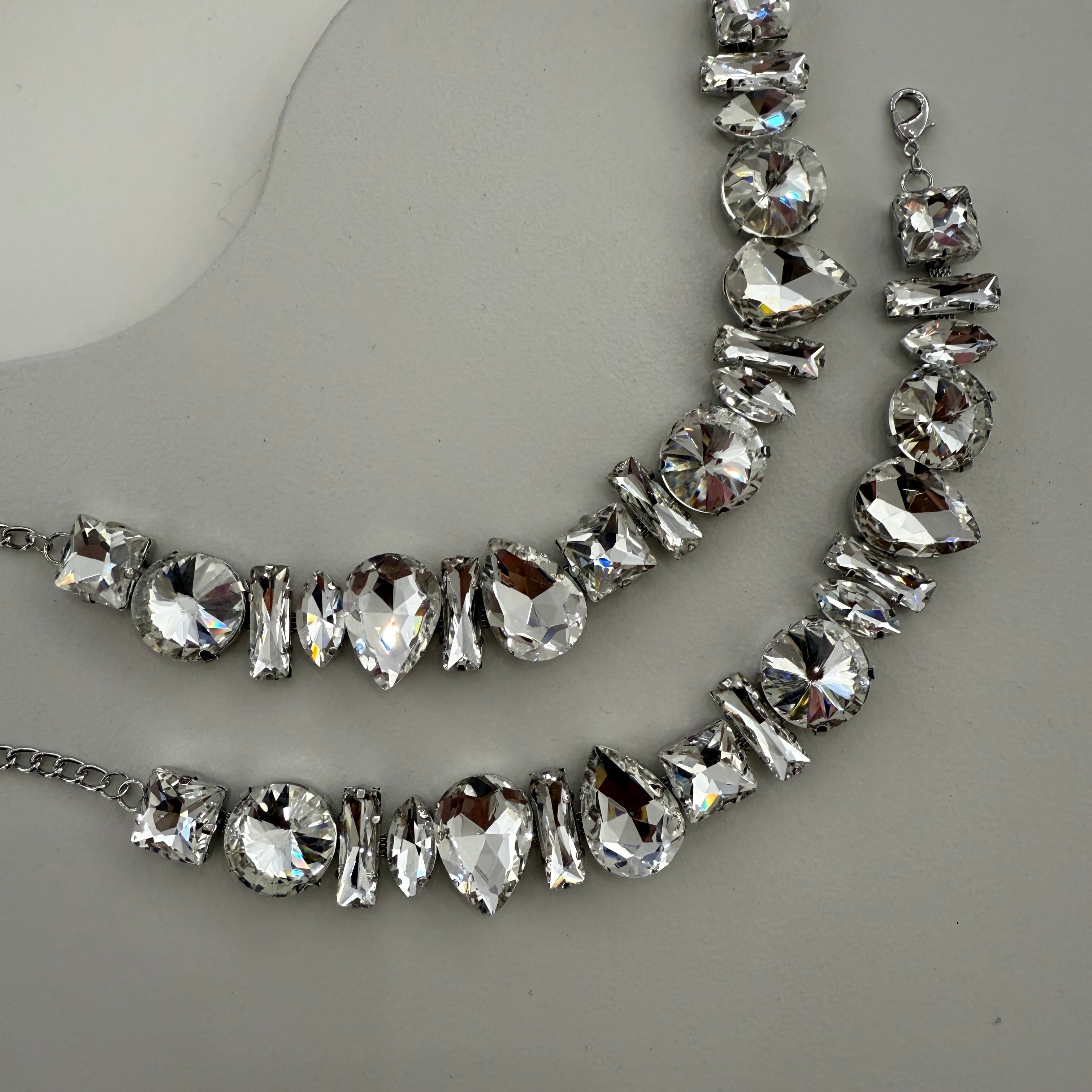 Lies Diamond choker