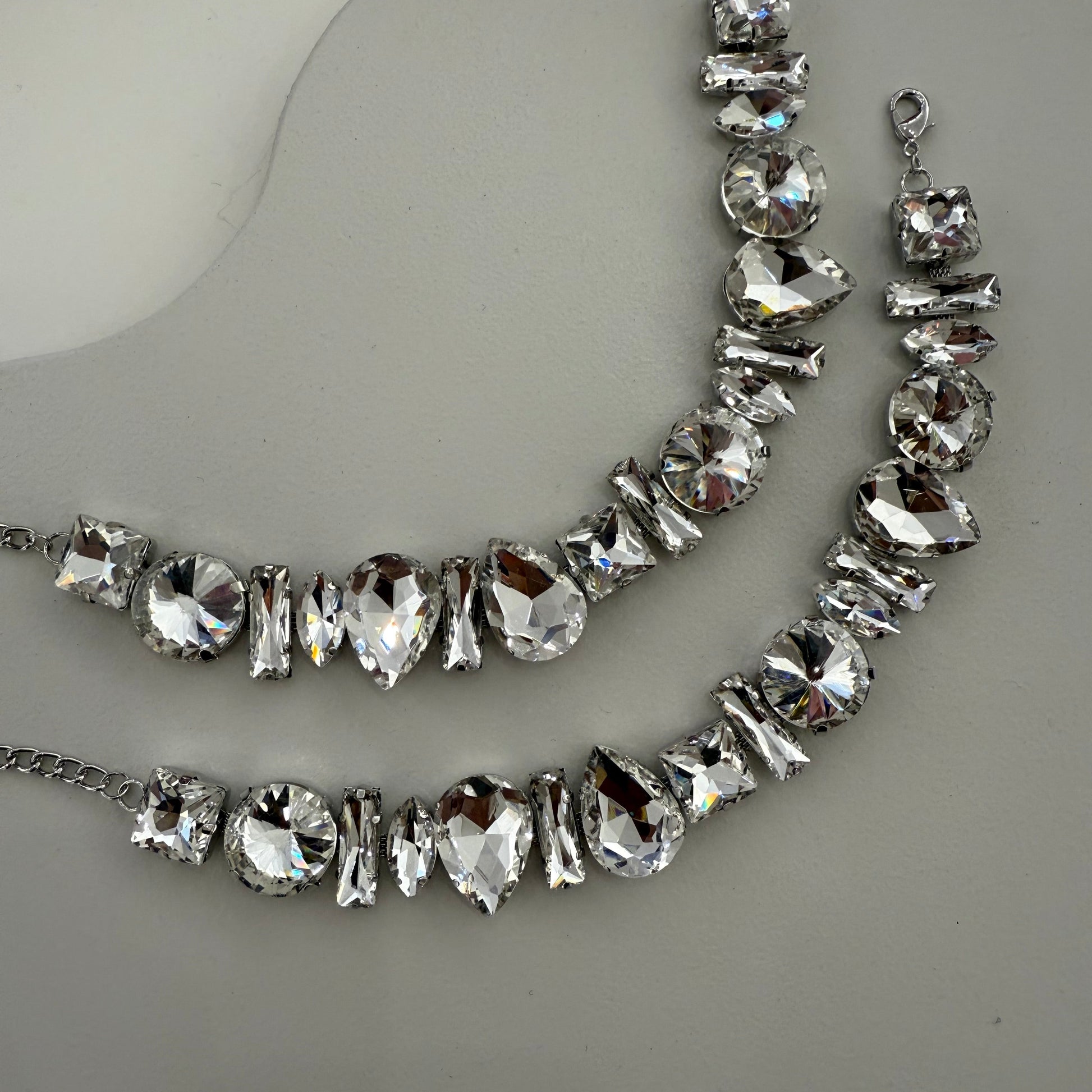 Lies Diamond choker