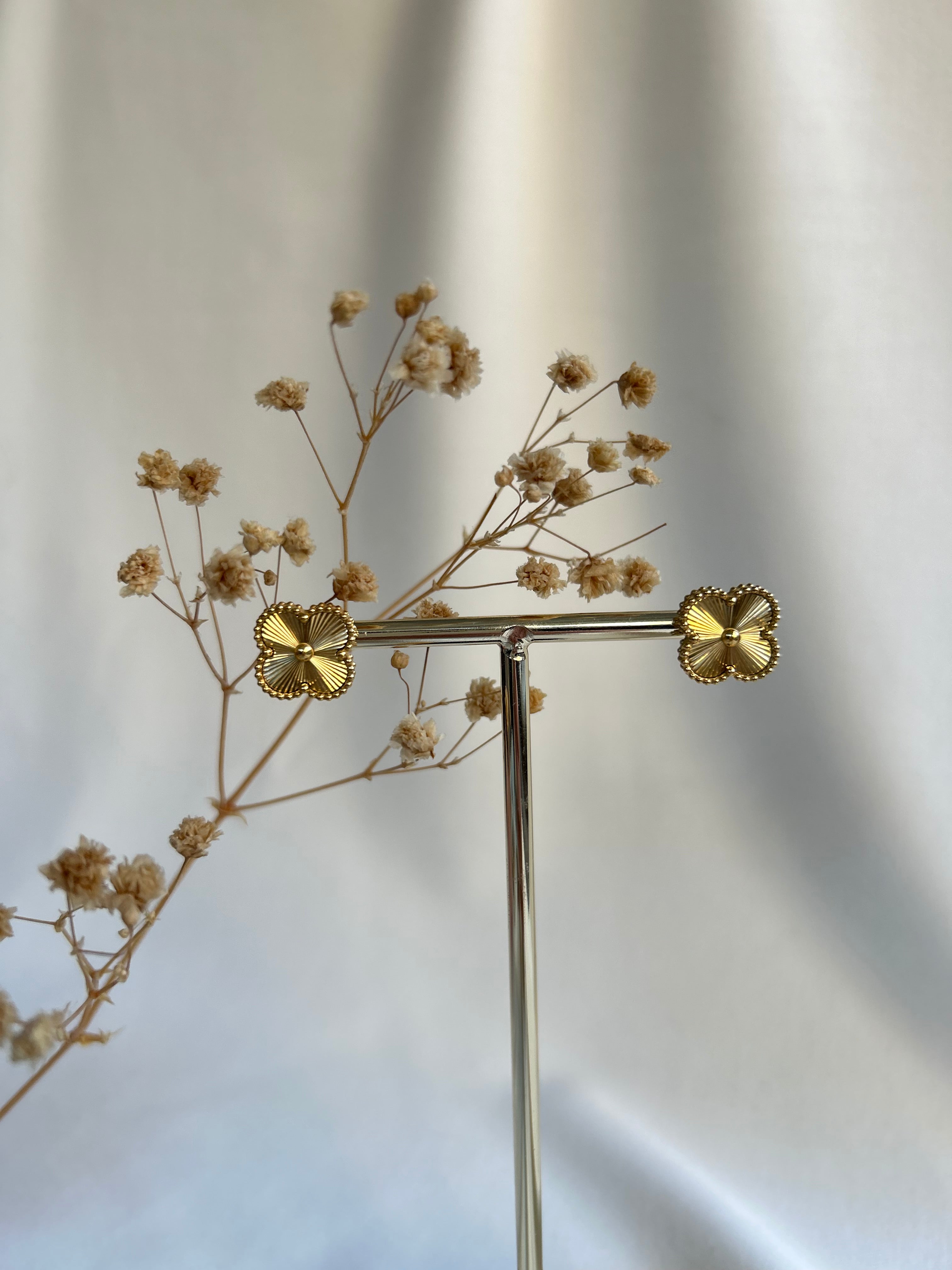 Belle oorbellen goud