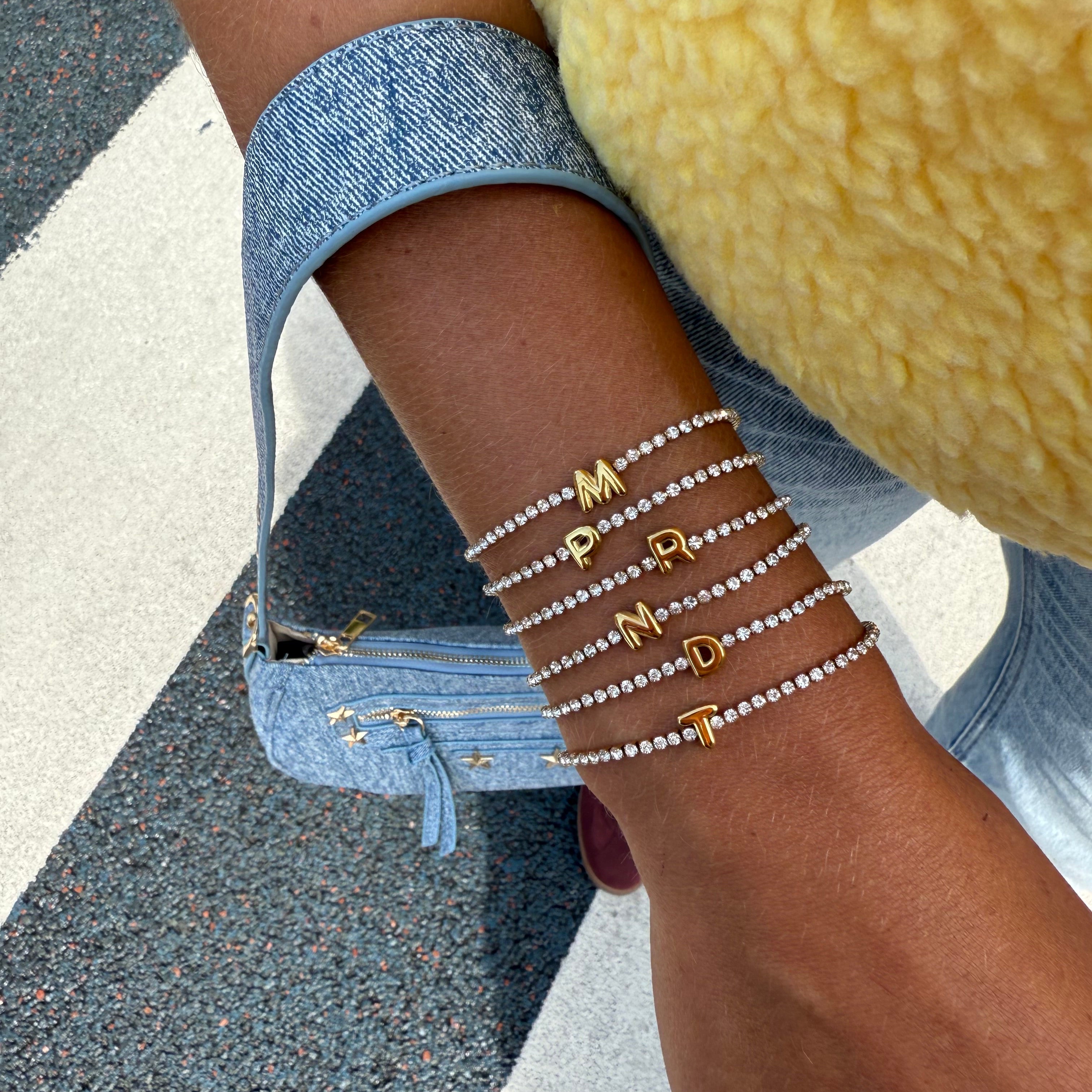Lola letter armband