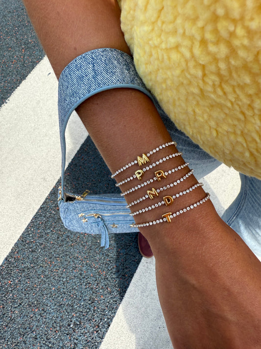 Lola letter armband