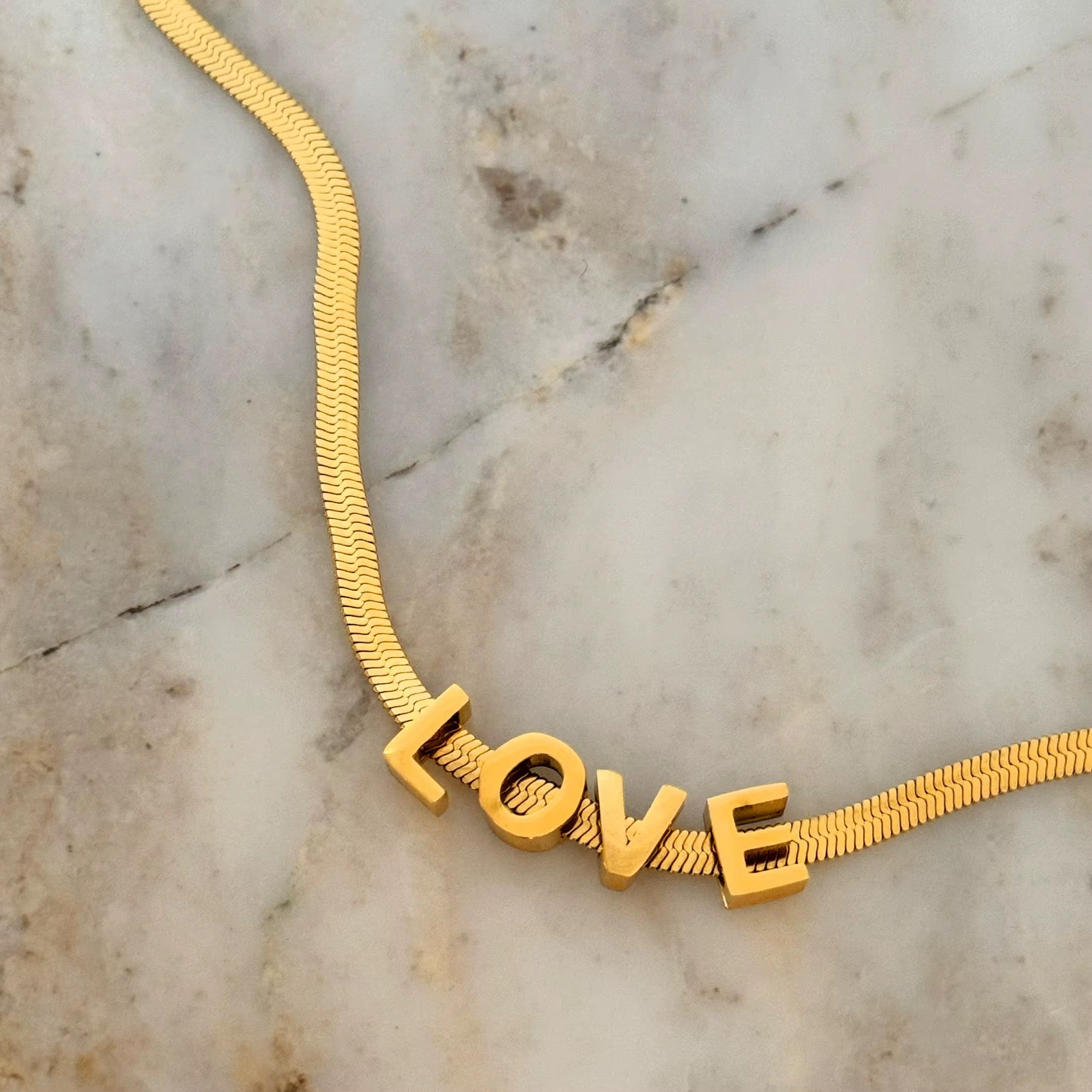 Molly letter ketting