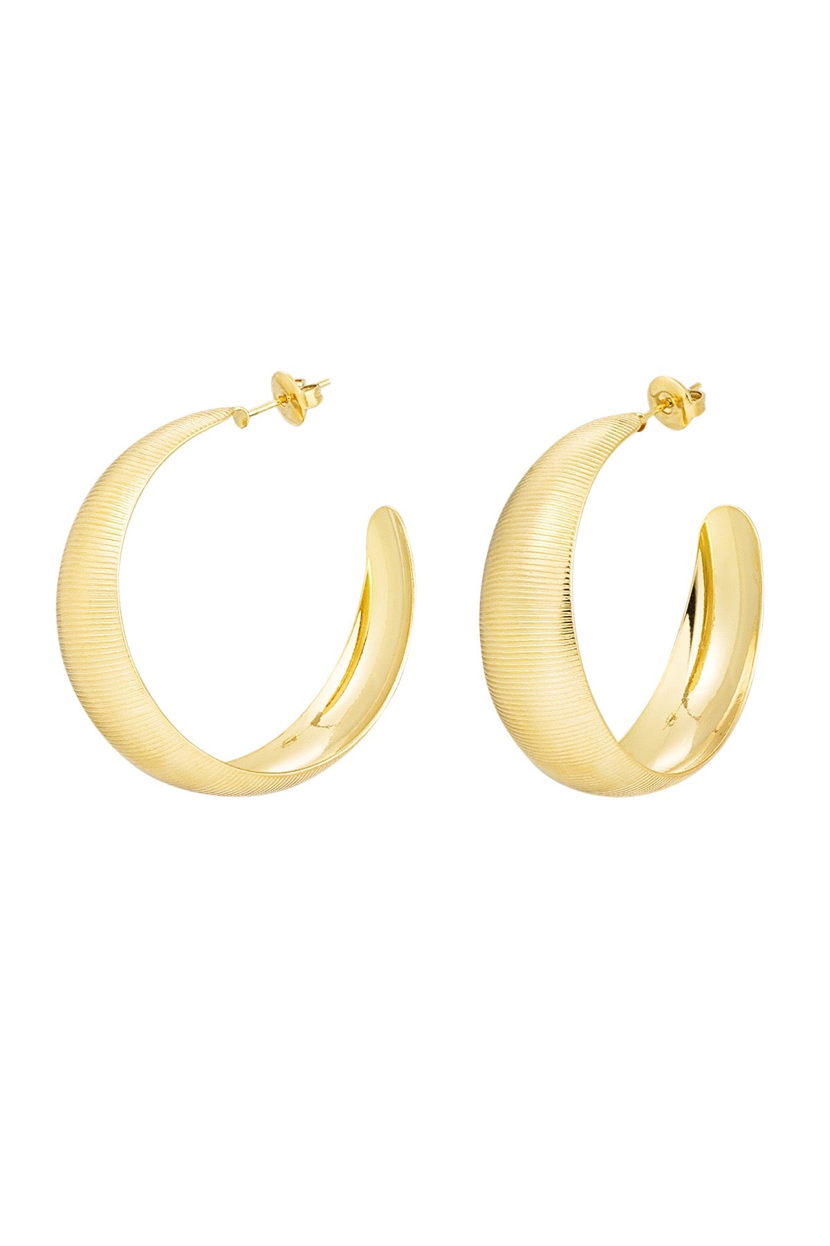 Big hoops met ribbel structuur goud