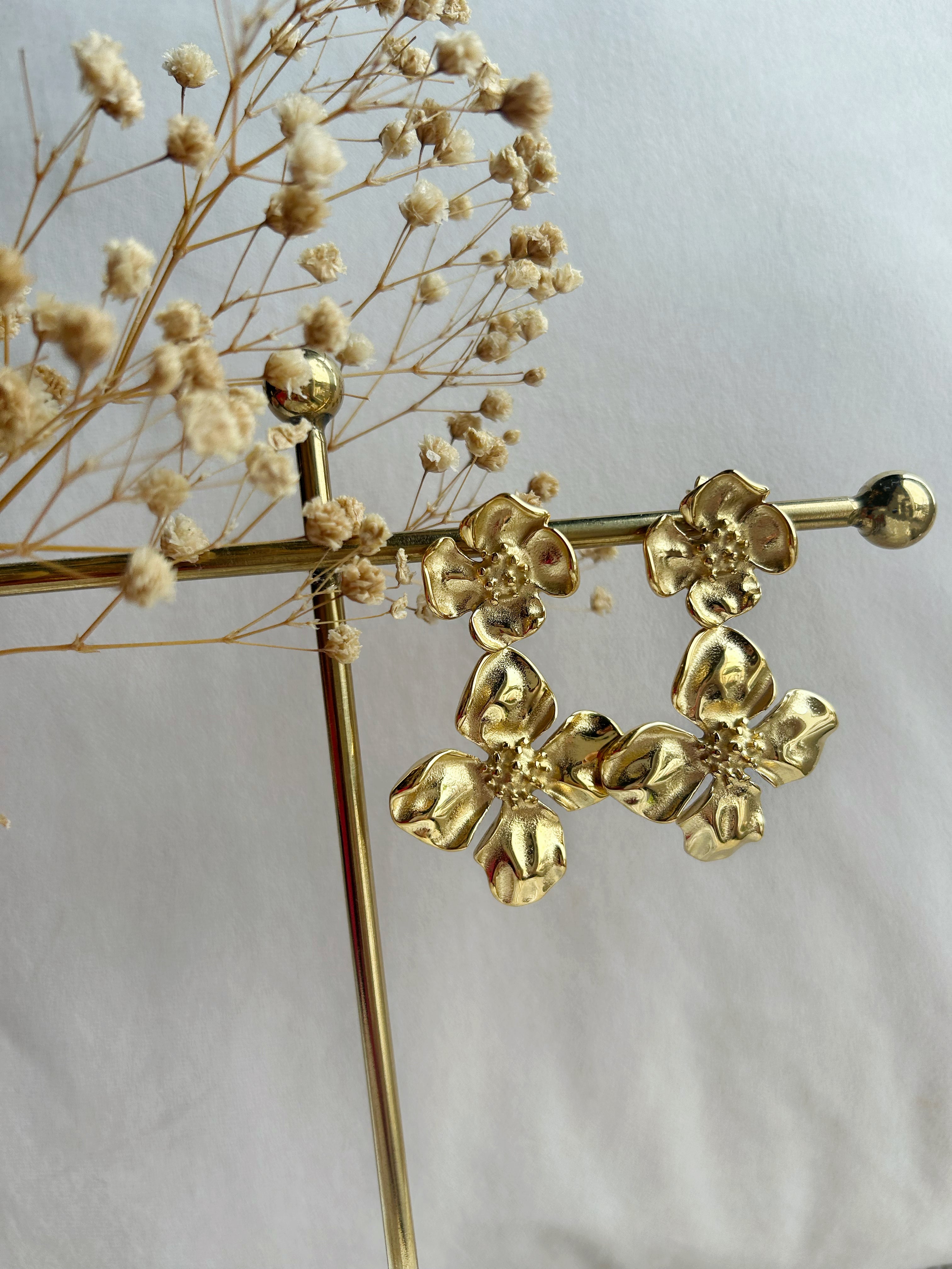 Dubbel bloom oorbellen goud